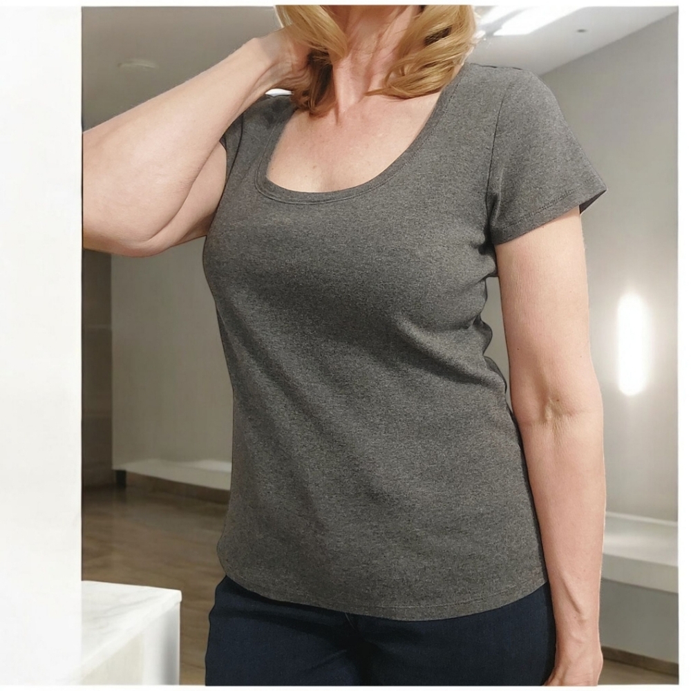GAP "The Favorite Scoop" Tee Top - Picture 4 of 6